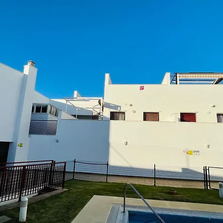 Atico Premium Conil Con 2 Terrazas, Parking, Piscina, Aire Ac Y Wifi -solo Familias Y Parejas- Lägenhet