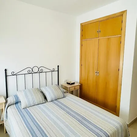 Apartamento Superior Con Piscina, Parking, Terraza, Aire Ac Y Wifi -solo Familias O Parejas-